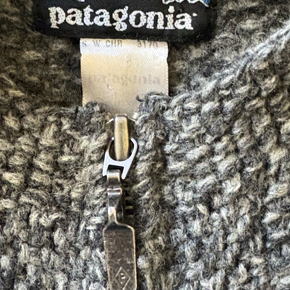 Patagonia Women's Heather Charcoal Zip Hoodie Cardigan - Picture 7 of 9
